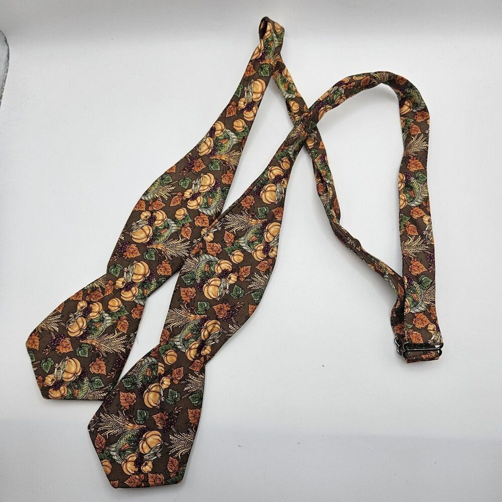 Beau Ties LTD Vermont Fall Pumpkin Autumn Cornucopia Harvest Silk Bowtie 42x2.25